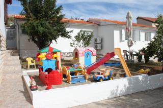 Family friendly seaside apartments Preko, Ugljan - 8232 - Poljana - 4