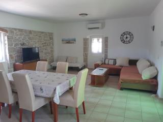 Apartments with a parking space Lukoran (Ugljan) - 11203 - Lukoran - 2