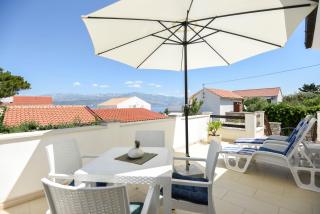 Apartments by the sea Splitska, Brac - 11300 - 0