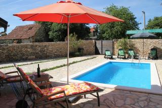 Family friendly house with a swimming pool Gluici, Krka - 11337 - Validžići - 5