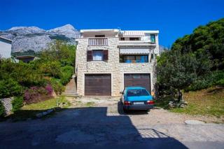 Apartments with a parking space Makarska - 11418 - 0
