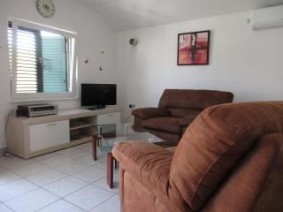 Apartments with a parking space Tribunj, Vodice - 11023 - 2