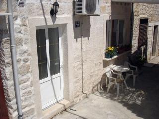 Apartments by the sea Pucisca, Brac - 11263 - Pučišća - 0
