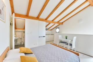 Studio Zaton 11130a - 1