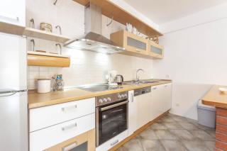 Apartments with a parking space Makarska - 11415 - 3