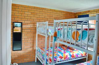 Cameo Court 2 - Bring your own linen - 4