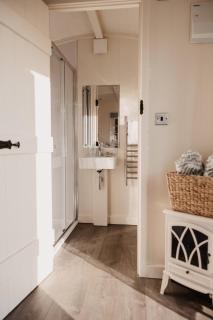 The Dragonfly Shepherds Hut - Colchester - 1