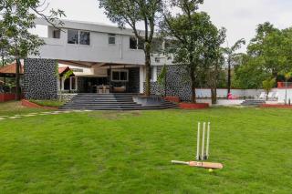 The Grey Medley by StayVista with Mediterranean interiors, Swimming pool, Jacuzzi, Projector & A lush lawn with Gazebo - 7