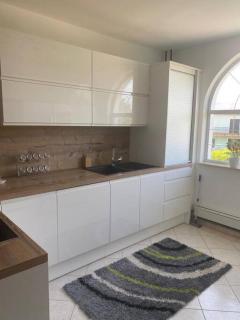Lovely 3 Bedroom Apartment In Quiet Area w/ Pool - 7