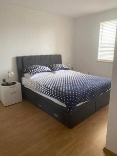 Lovely 3 Bedroom Apartment In Quiet Area w/ Pool - 6