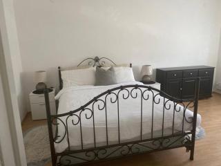 Lovely 3 Bedroom Apartment In Quiet Area w/ Pool - 1