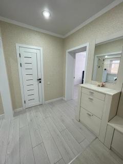 АУЕЗОВА 189б ЖК Салтанат Центр Евродвушка с 2 х спальной кроватью и двумя диванами - 3