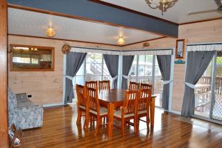 Mistys Beachside Cottage - Bring your own linen. - 4