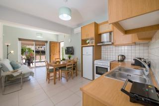 Peris House Souda - Suda - 8