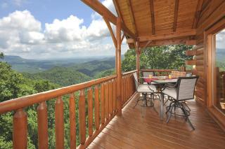 Kiss The Clouds - loft with a king bed - 4