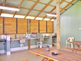 Coast and Country Cabin 5 - - 1