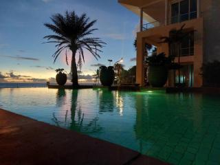 Karon Sea View Beach Apartment - Karon Beach - 3