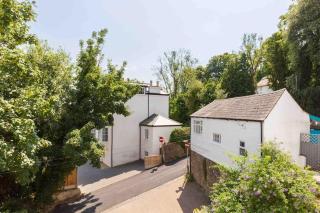 The Old Morgan Period 3 Bed Duplex - Great Malvern - 8