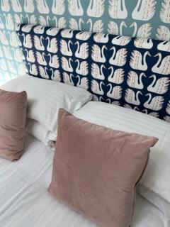 Redwing- free parking- Grade II listed- ground floor two bedrooms apartment - Huntingdon - 2