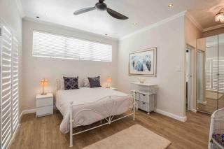 Private room with own entrance, patio and garden. - Cidade Do Cabo - 0