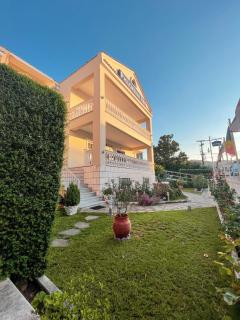 Philoxenia Inn - 8