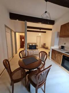 Charming authentic apartment in central location - 3