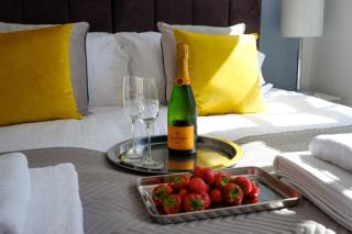 Riverwalk Apartment One - Datchet - 9