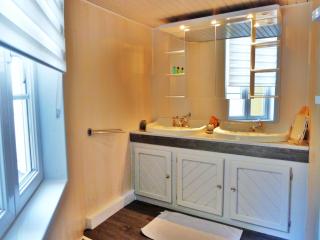 Vaste appartement, lumineux, 8 couchages - Eaux-Bonnes - 6
