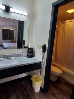 Cactus Inn and Suites - Mountain Grove - 1
