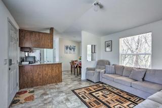 Quaint Mariposa Home with Private Deck and Yard! - 6