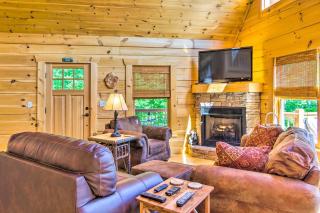 Tranquil Deck Blue Ridge Mountain Retreat! - Nebo - 0