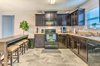 8 Mi to Downtown Little Rock Home with Fenced Yard - 2