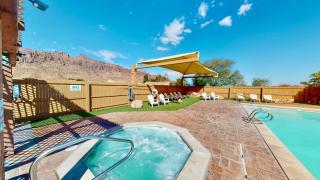 Krystal Kiva #K4 - Moab - 9