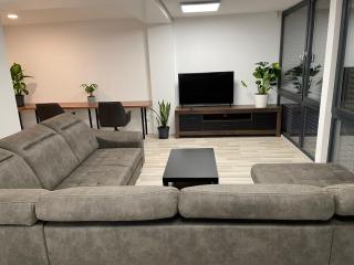 Moderný nový byt s bezplatným parkovaním v objekte, self-checking - 0