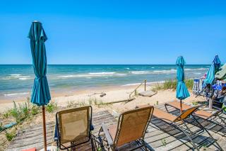 Jacobia Lakefront Retreat - 8