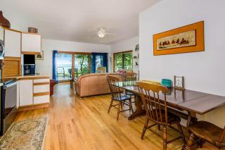 Jacobia Lakefront Retreat - 3