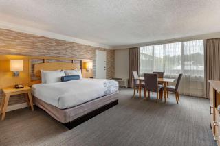 Best Western Plus University Inn - Winston-Salem - 8
