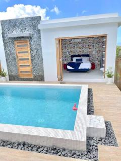 Moringa Resort - Studio B with Pool, open Air Shared Shower Bath - 2