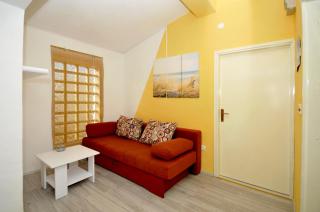 Apartment Okrug Donji 13732a - Okrug Donji - 2