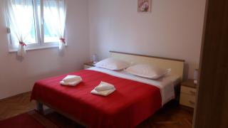 Apartments by the sea Vinisce, Trogir - 13775 - Vinišće - 0