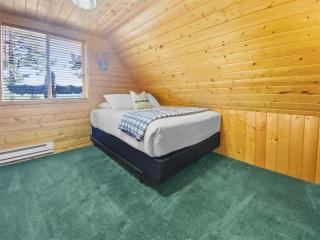 Totem Pole Lodge - 1