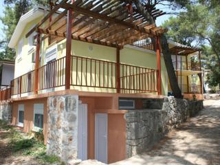 Apartments by the sea Vrboska (Hvar) - 13905 - 0