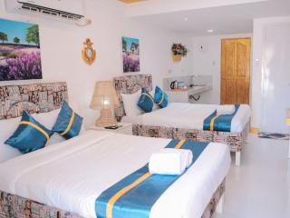 Villa Excellance Beach and Wave Pool Resort - - 5