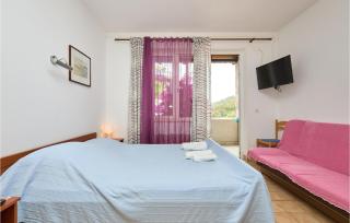 1 Bedroom Lovely Apartment In Saplunara - 9