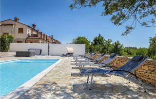 Gorgeous Home In Cabrunici With Wifi - 3
