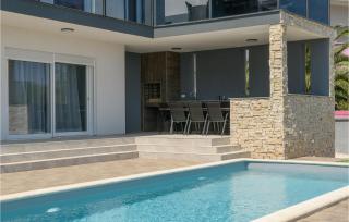 5 Bedroom Stunning Home In Liznjan - 2