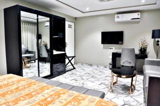 Hotel Kings Heritage Surat - Surat - 7