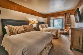 Luxury Four Bedroom Townhouse townhouse - 4