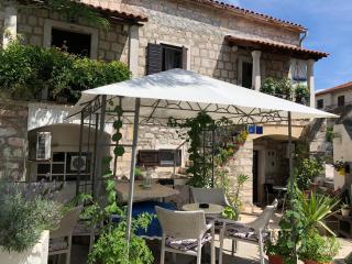 Apartments by the sea Supetar, Brac - 11497 - 9