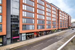 City Centre Apartment - Birmingham - 6